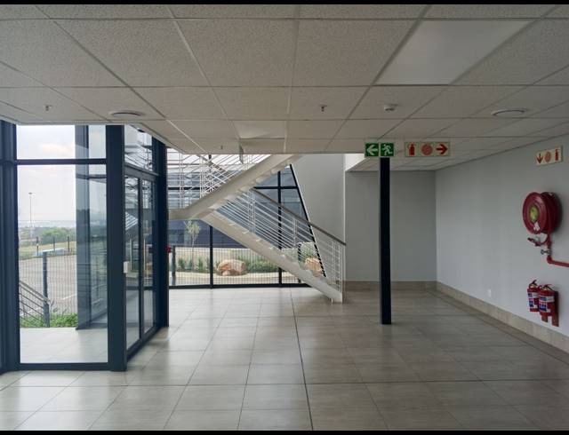 8,300M² WAREHOUSE TO LET IN AIRPORT PARK